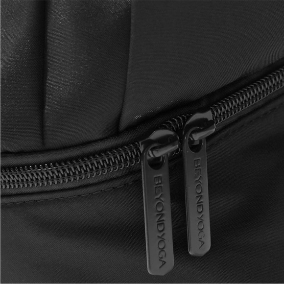 Beyond Yoga Black Convertible Backpack Bag, BEYOND YOGA Convertible Gym Bag main image 4